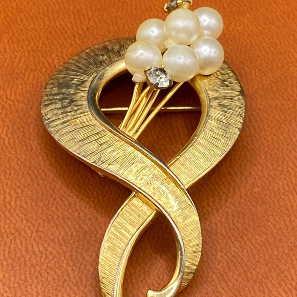 Vintage Expan Signed GoldTone Brooch/Pin Faux Pearls & Rhinestones - Picture 4 of 8